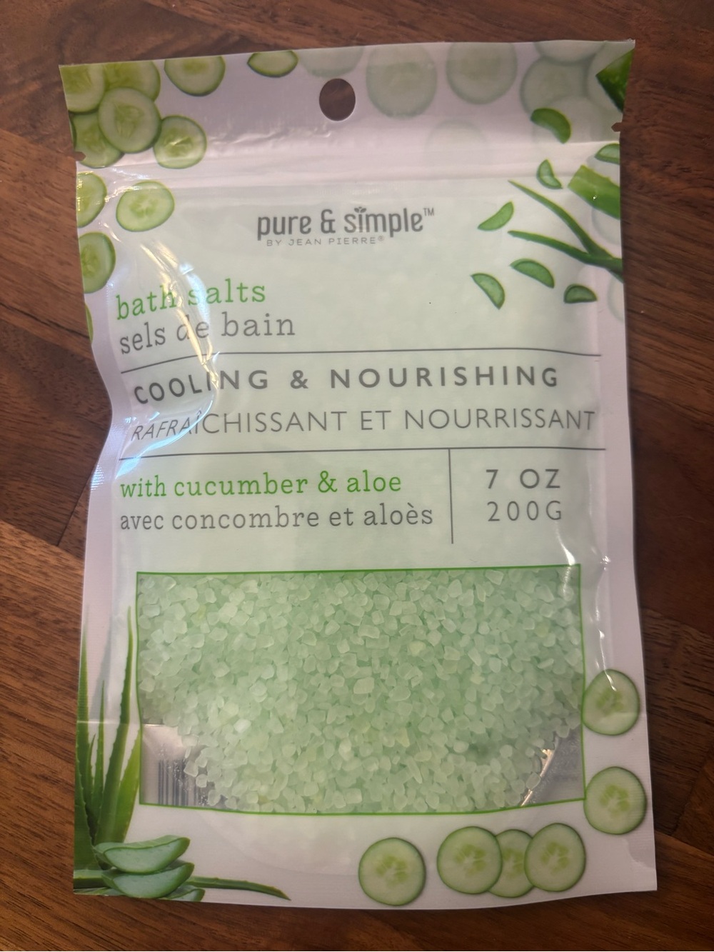 Pure & Simple Cooling & Nourishing Cucumber & Aloe Bath Salts - Light Green